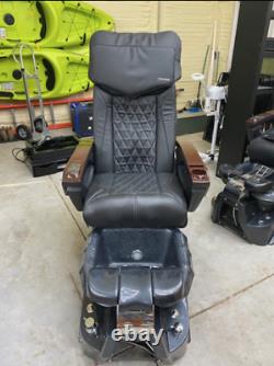 DEAL ON PEDICURE SPA MASSAGE CHAIR. Versai MX Spa Pedicure (Black) (Pickup Only)